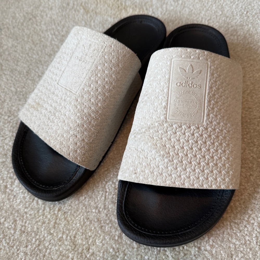 ADIDAS ‘Adilette’ Suede top Slides, sz 7